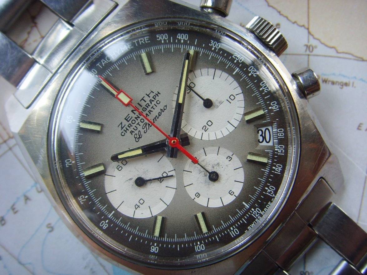 white subdials on a385 turning silver.jpg